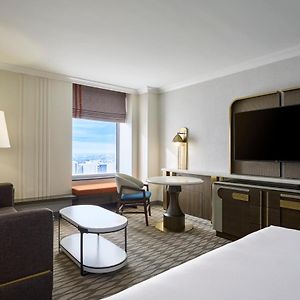 Executive  Queen Room Hearing accessible
